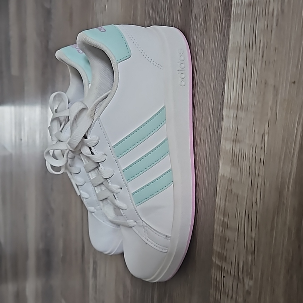 Adidas - Picture 5 of 8